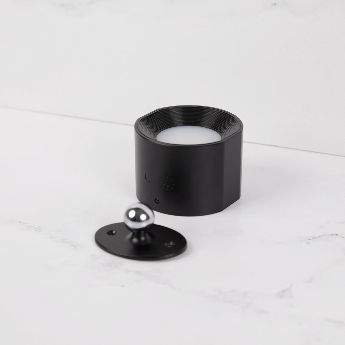 Suvira lux wall light